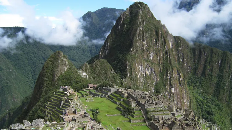 Incká pevnost Machu Picchu v andských horách.