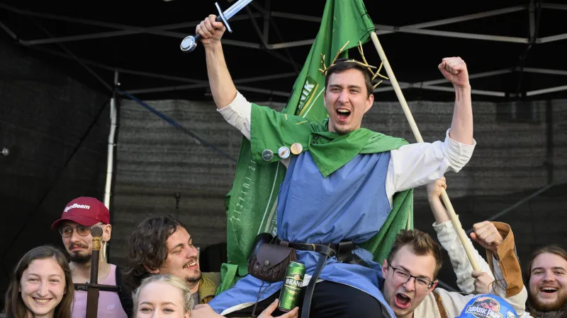 Král pražského majálesu v roce 2025