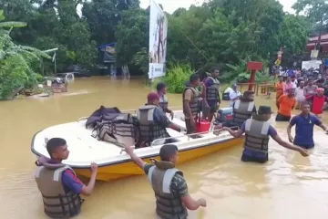 Povodně a sesuvy bahna na Srí Lance: přes 150 mrtvých a půl milionu evakuovaných 