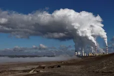 Evropští vyjednavači se dohodli na uhlíkovém clu, má přispět k nižším emisím