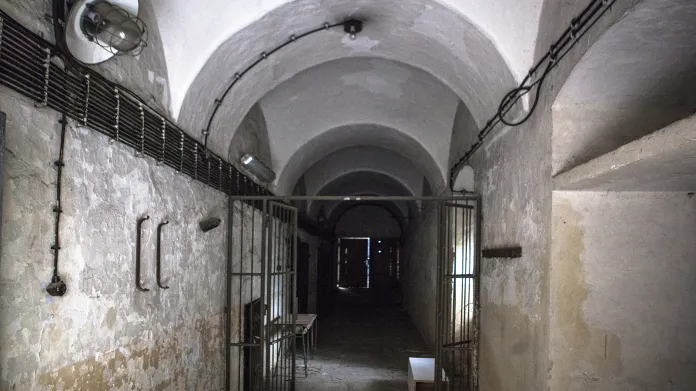 Bývalá brněnská věznice na Cejlu. Chodby a cely s pohnutou historií, především nacistickou a totalitní…