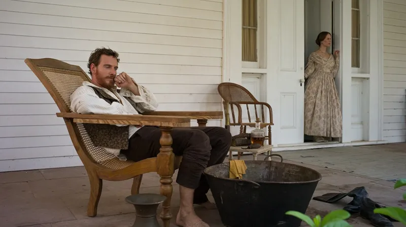 12 let v řetězech / Michael Fassbender, Sarah Paulsonová