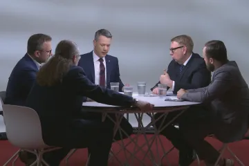 Opozice dle Juchelky blokuje sněmovnu. Jurečka mluví o kádrování kandidátů