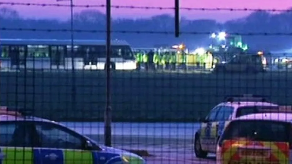 Protesty na letišti Stansted