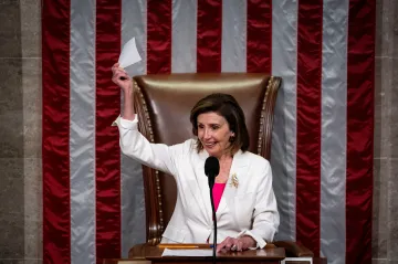 Sněmovna reprezentantů schválila Bidenův investiční balík 