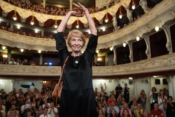 Karlovarský festival ocení i Danielu Kolářovou. Kulový blesk spustil několikaminutový standing ovation