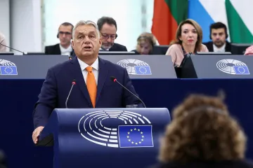 EU se musí změnit, řekl Orbán při představení priorit maďarského předsednictví