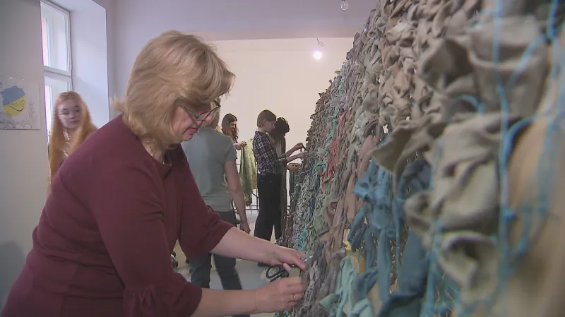 Výroba maskovací sítě