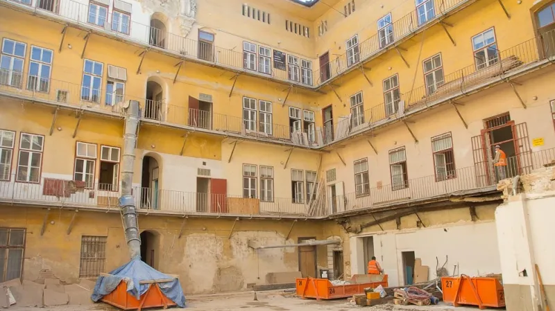 Palác Chlumeckých před rekonstrukcí