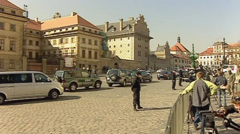 Návštěva Medvěděva omezí pražskou dopravu