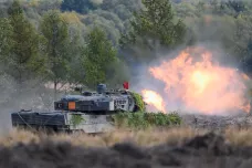 Británie dodá Ukrajině tanky Challenger. Leopardy chce poslat pět zemí, tvrdí Kuleba
