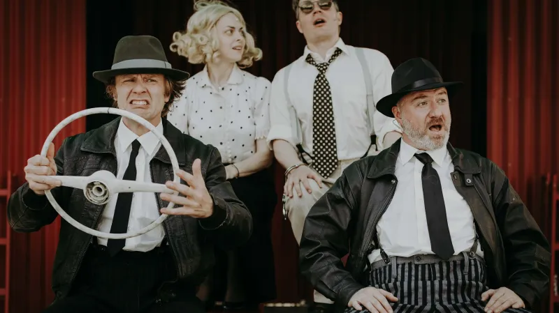 Komedie 39 stupňů v nastudování pro Divadelní léto pod plzeňským nebem