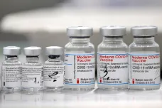 EMA doporučila vakcíny cílené na koronavirovou variantu omikron