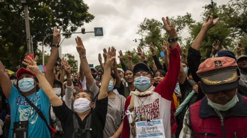 Do ulic vyšlo dvacet tisíc lidí