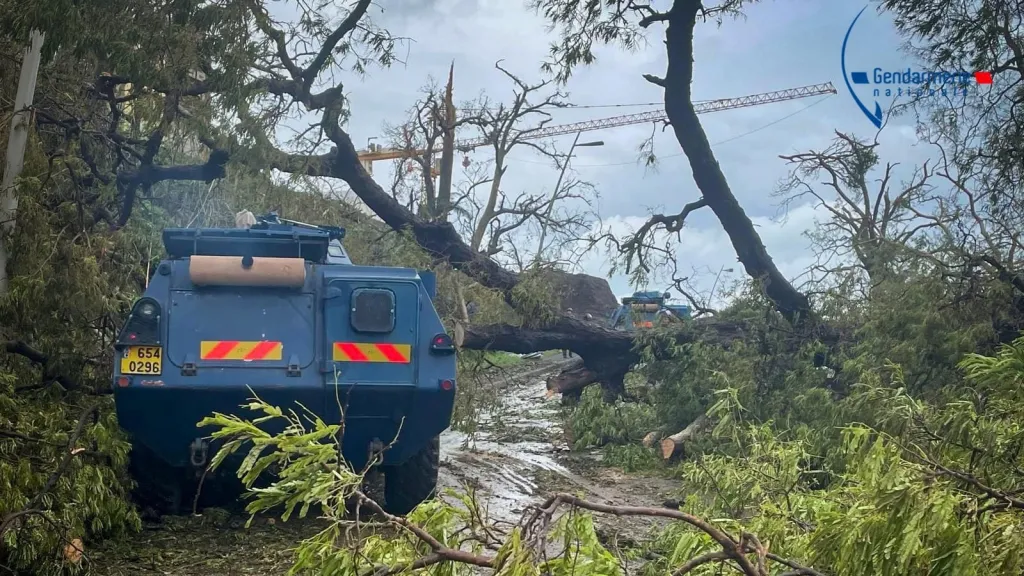 Následky cyklonu na Mayotte