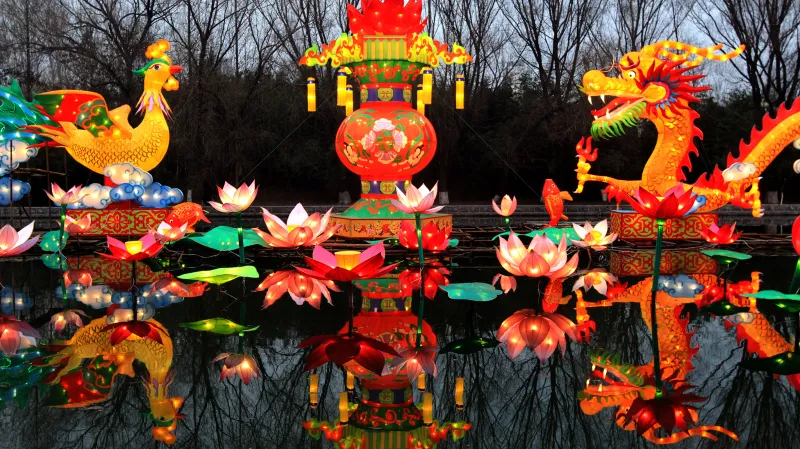 Čína vítá jaro a s ním Rok Kohouta