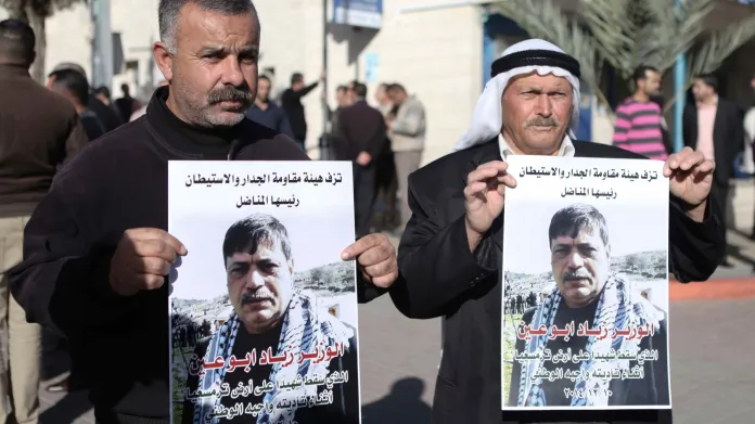 Palestinci připomínají smrt ministra Zijáda abú Ajna