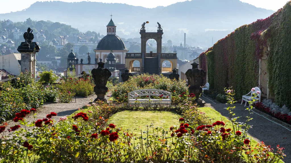Děčínská Růžová zahrada s barokním glorietem