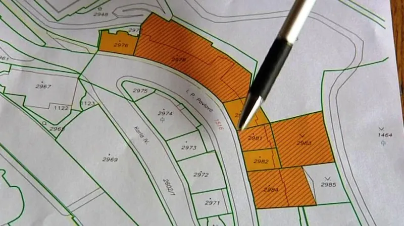 Karlovy Vary se chtějí soudit s policií o budovy bývalých lázní.