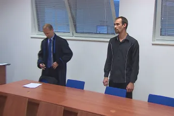 Řidič zavinil nehodu, při které zemřely dvě děti. Soud ho poslal na čtyři roky do vězení