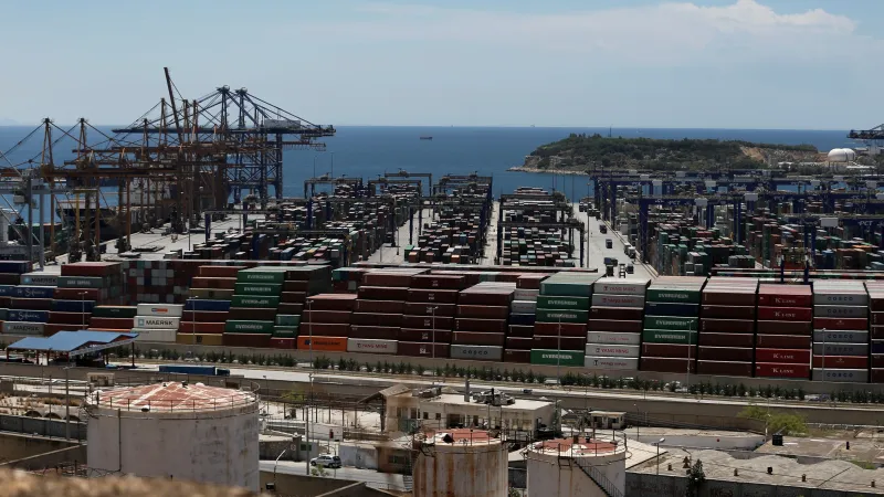 Přístav Pireus u Atén