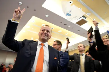 Předseda slovenské sněmovny Kollár přiznal, že uhodil partnerku. Čelí výzvám k rezignaci