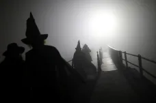 Přes 40 procent lidí na světě věří ve zlé čarodějnice, ukázala studie