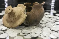 V Říčanech bude k vidění největší tamní poklad. Středověký měšťan by si za něj koupil 21 tisíc vajec