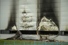 Hasiči likvidovali v noci požár průmyslové haly v Jablonci nad Nisou. Příčiny vyšetřovatelé zjišťují