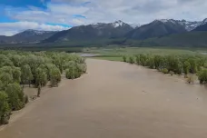 Americké úřady uzavřely kvůli záplavám Yellowstonský národní park