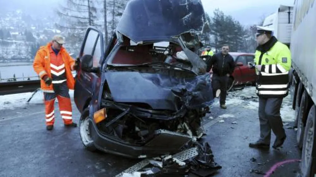 Vrak dodávky po nehodě
