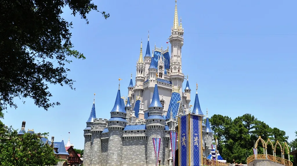Popelčin zámek v parku Walta Disneyho