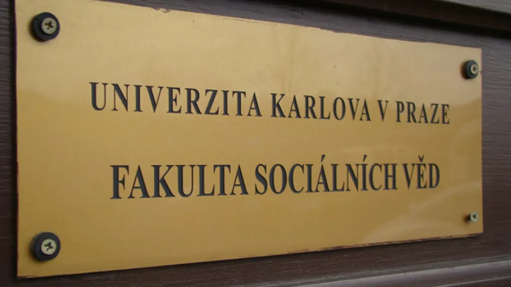 Fakulta sociálních věd