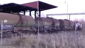 Nákladní vlak s cisternami