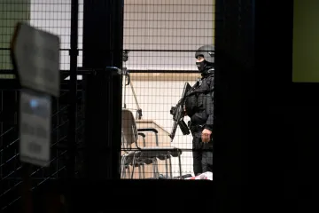 Střelec v Hamburku zabil v modlitebně svědků Jehovových sedm lidí