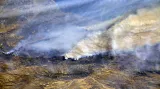 Kalifornské požáry (snímek NASA z 8. prosince 2017)