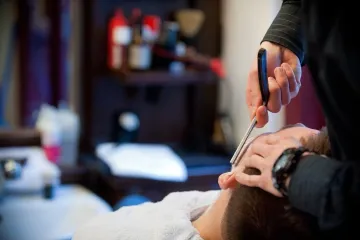 Další pán na holení: Čeští muži se vrací k břitvě