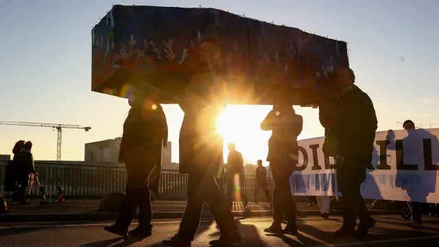 Deset let po Pařížské dohodě se vědci obávají, že je mrtvá