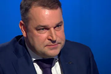 Krizi předpovědět nelze. Kdo to dělá, je šaman, míní bývalý viceguvernér ČNB Hampl