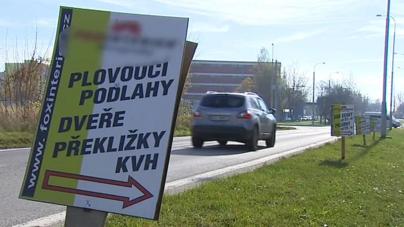 Reklama na pouličním osvětlení