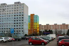 Praha chce snížit minimální počty parkovacích stání u nových domů