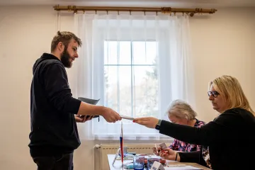 K hlasovacím urnám ve 33 obcích přišlo v průměru 70 procent voličů. Nejvyšší účast byla v Hradišti na Rokycansku