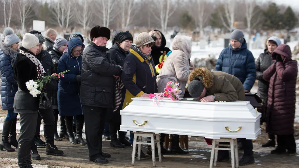 Pohřeb jedné z obětí požáru