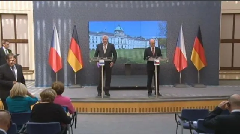 Brífink premiéra Sobotky a bavorského premiéra Seehofera