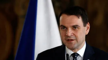 Ministr zahraničí Petr Macinka (Motoristé)