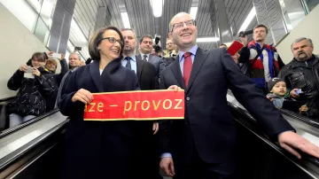 Adriana Krnáčová a Bohuslav Sobotka otevřeli nové stanice metra
