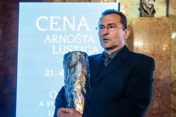 „Jeho činy by vydaly za tři laureáty.“ Lustigovu cenu získal Vetchý