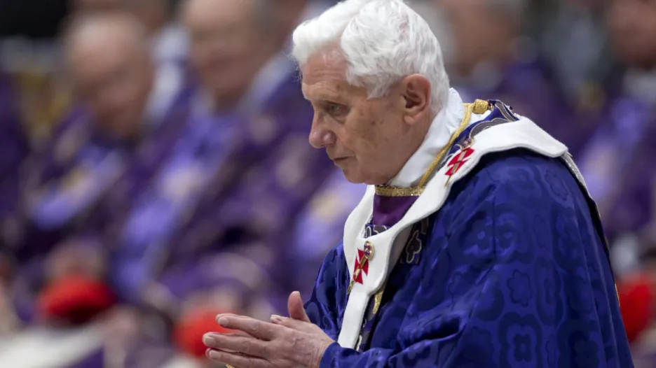Benedikt XVI. při mši