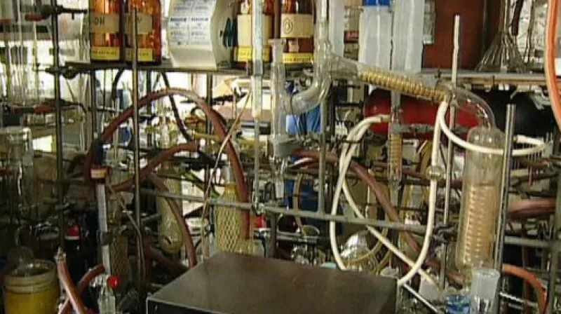 Vědci Marcela Krečmerová a Radim Nencka ve Studiu ČT24