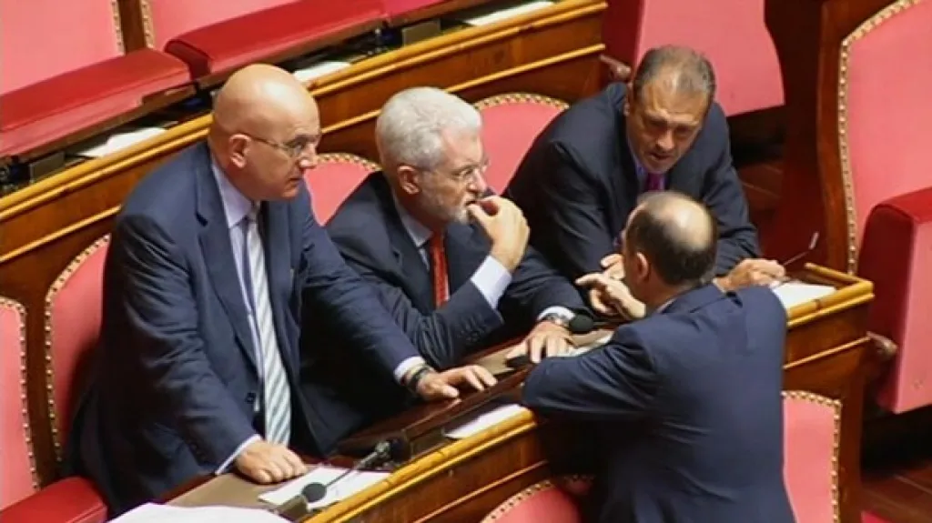 Italové jednají o škrtech